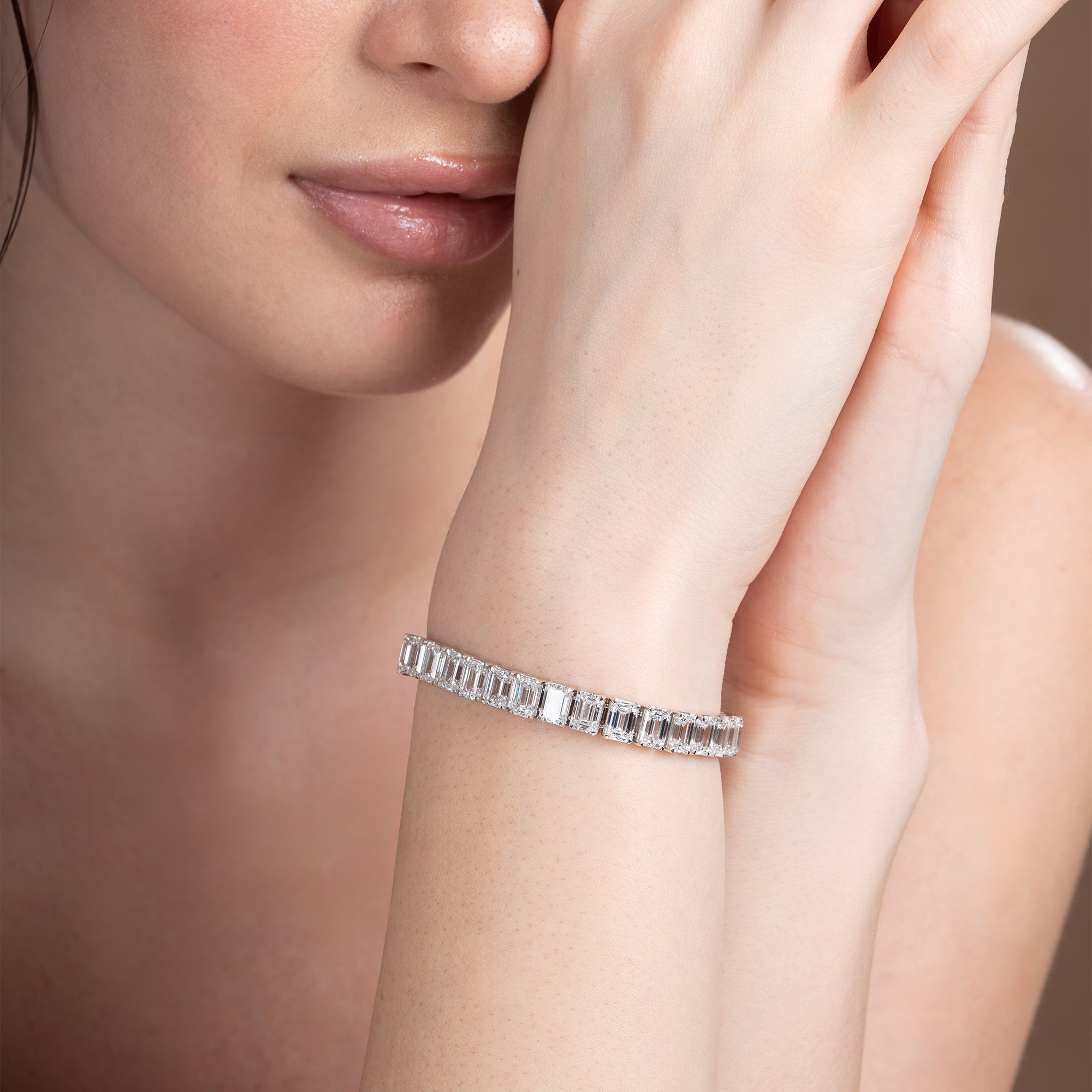 Tiger Nail Emerald Tennis Bracelet