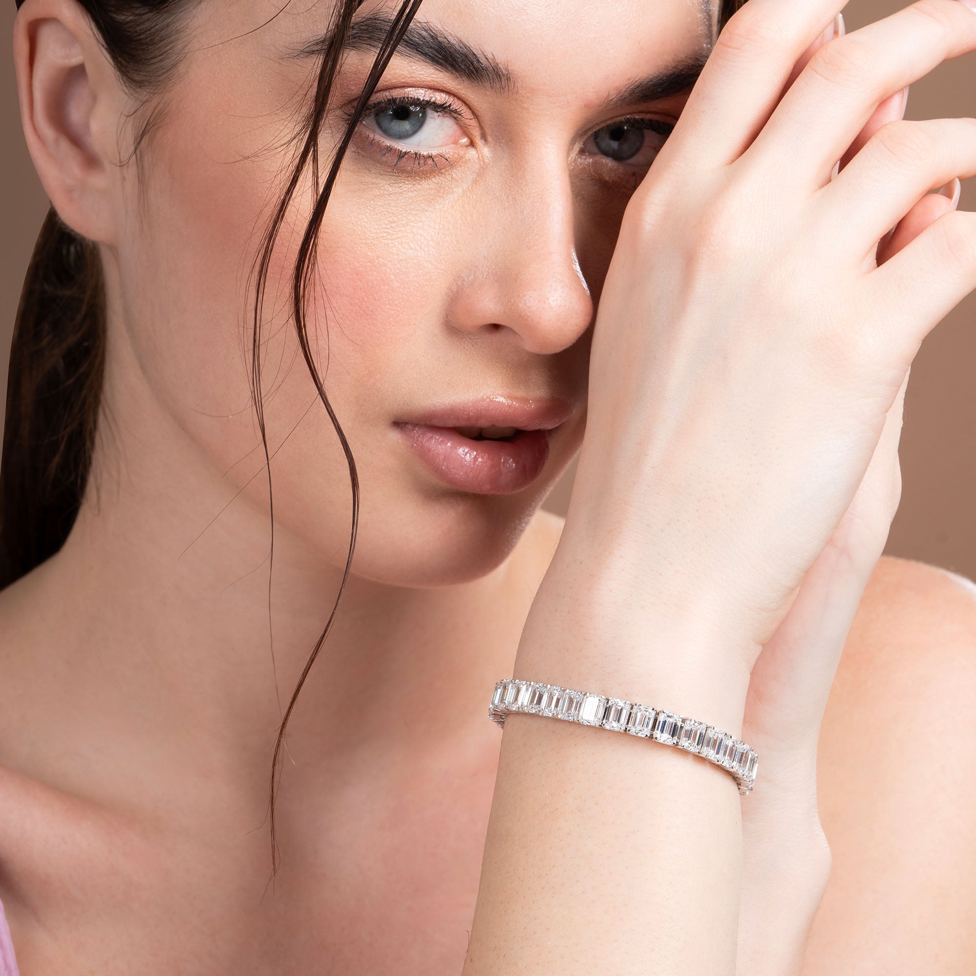 Tiger Nail Emerald Tennis Bracelet