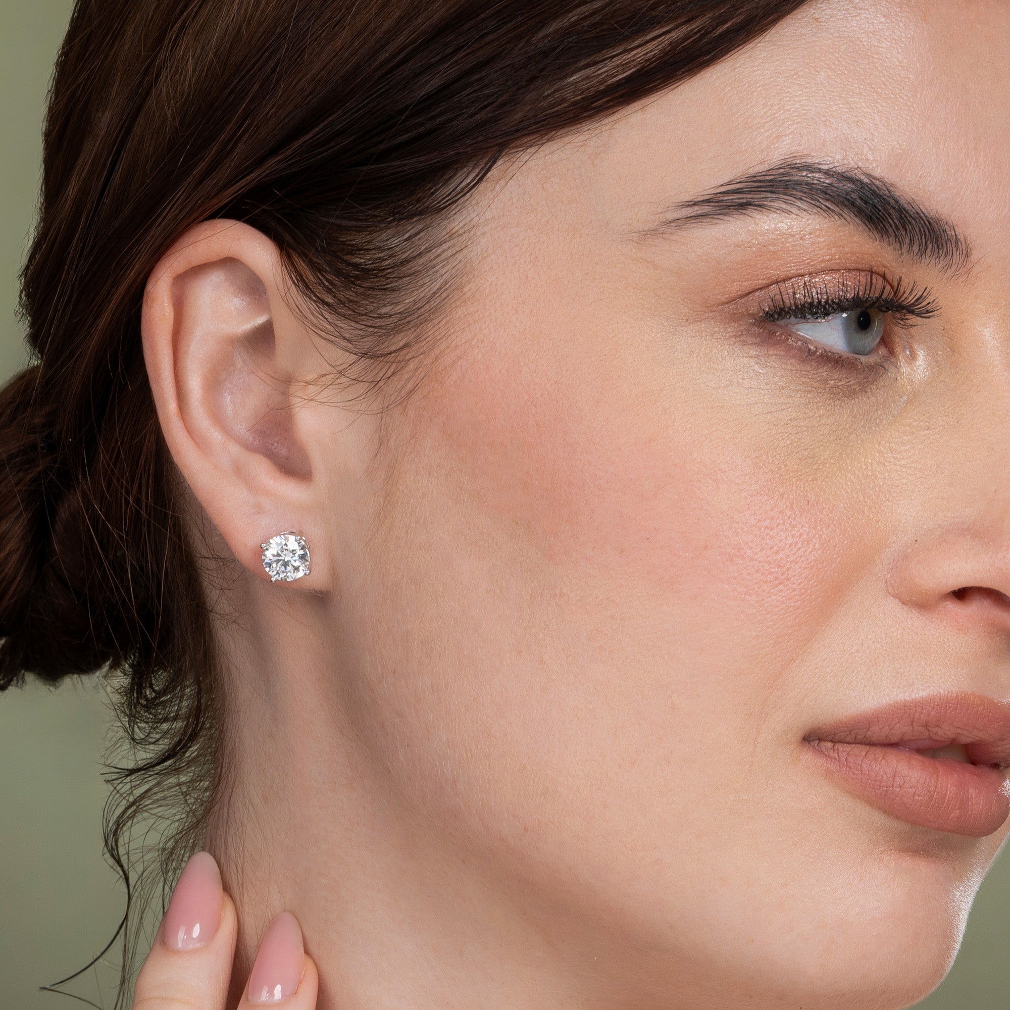 Classic Four Prong Basket Studs