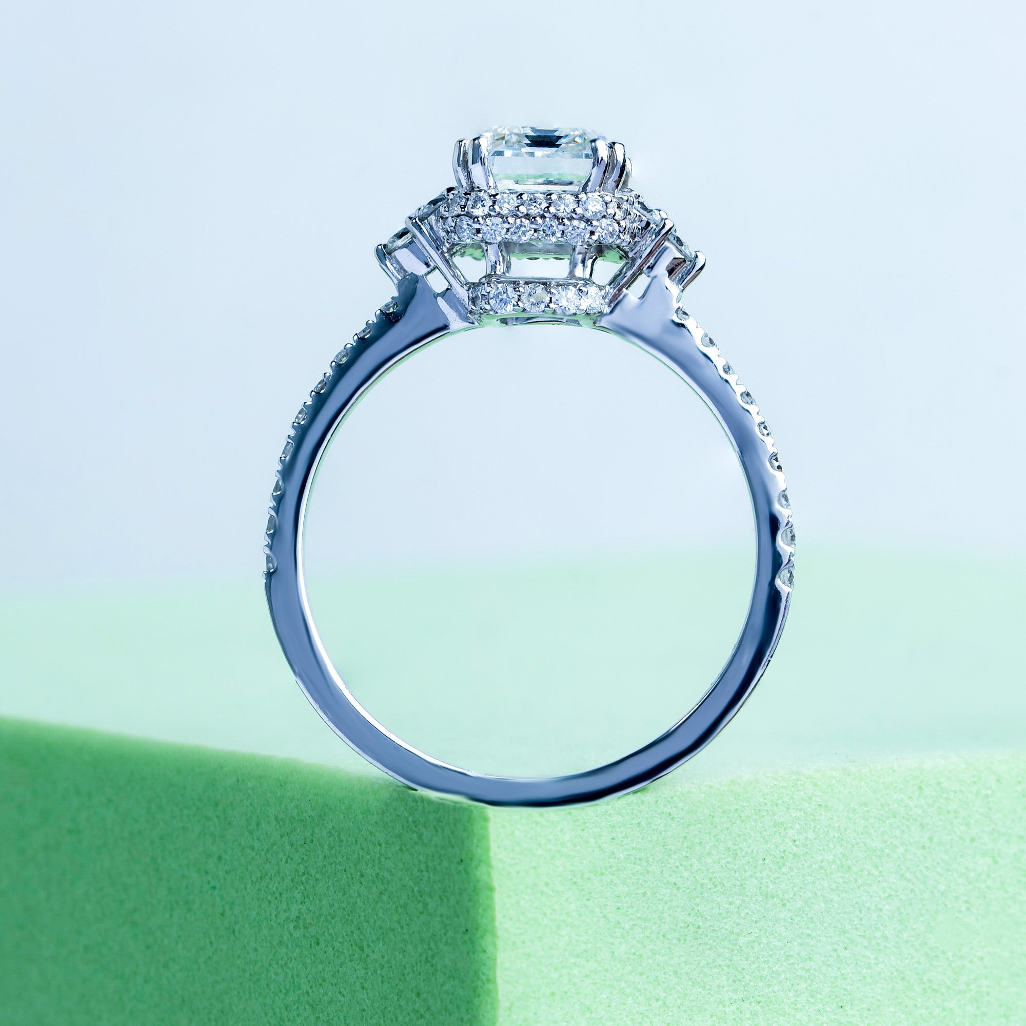 Blooming Emerald Halo Solitaire Ring