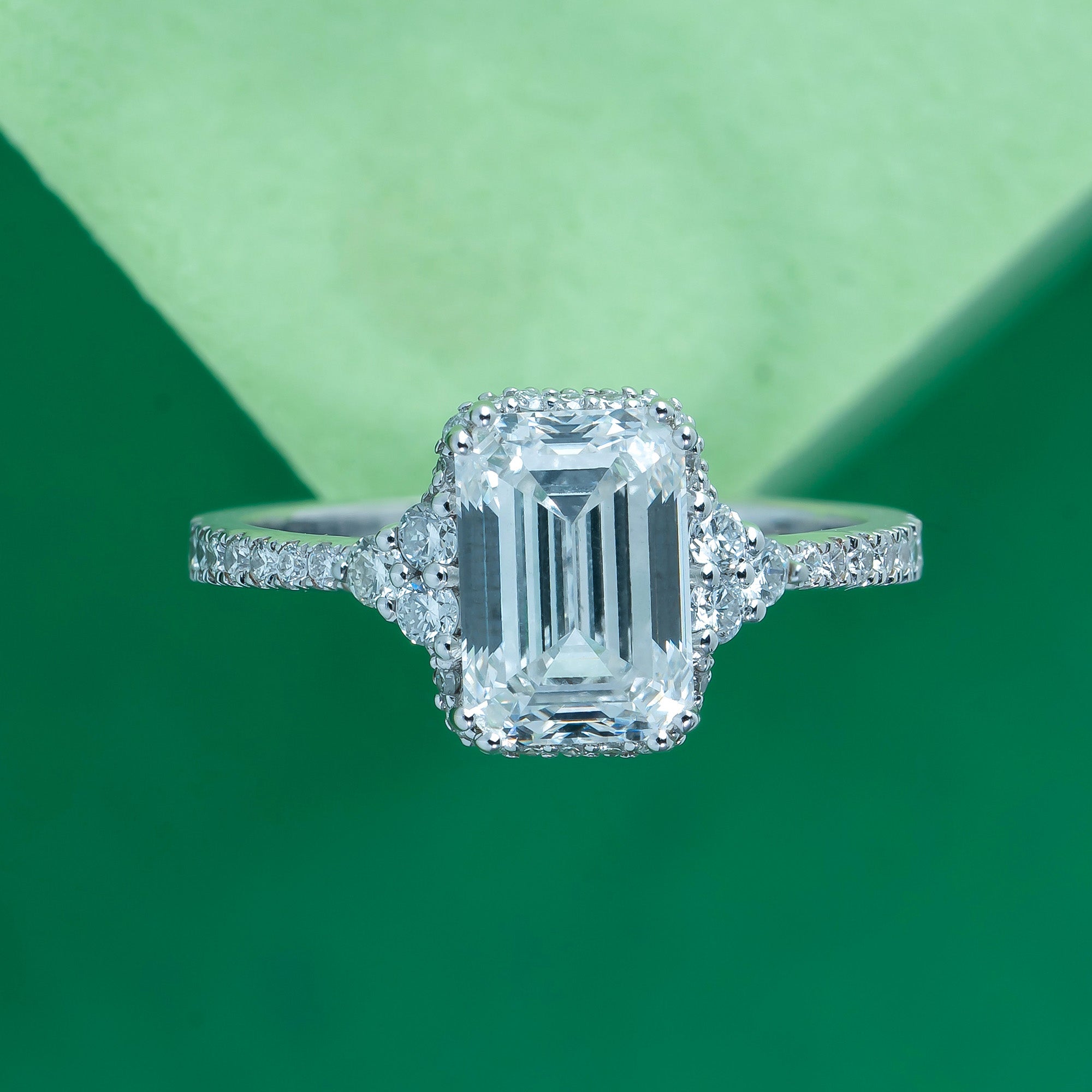 Blooming Emerald Halo Solitaire Ring