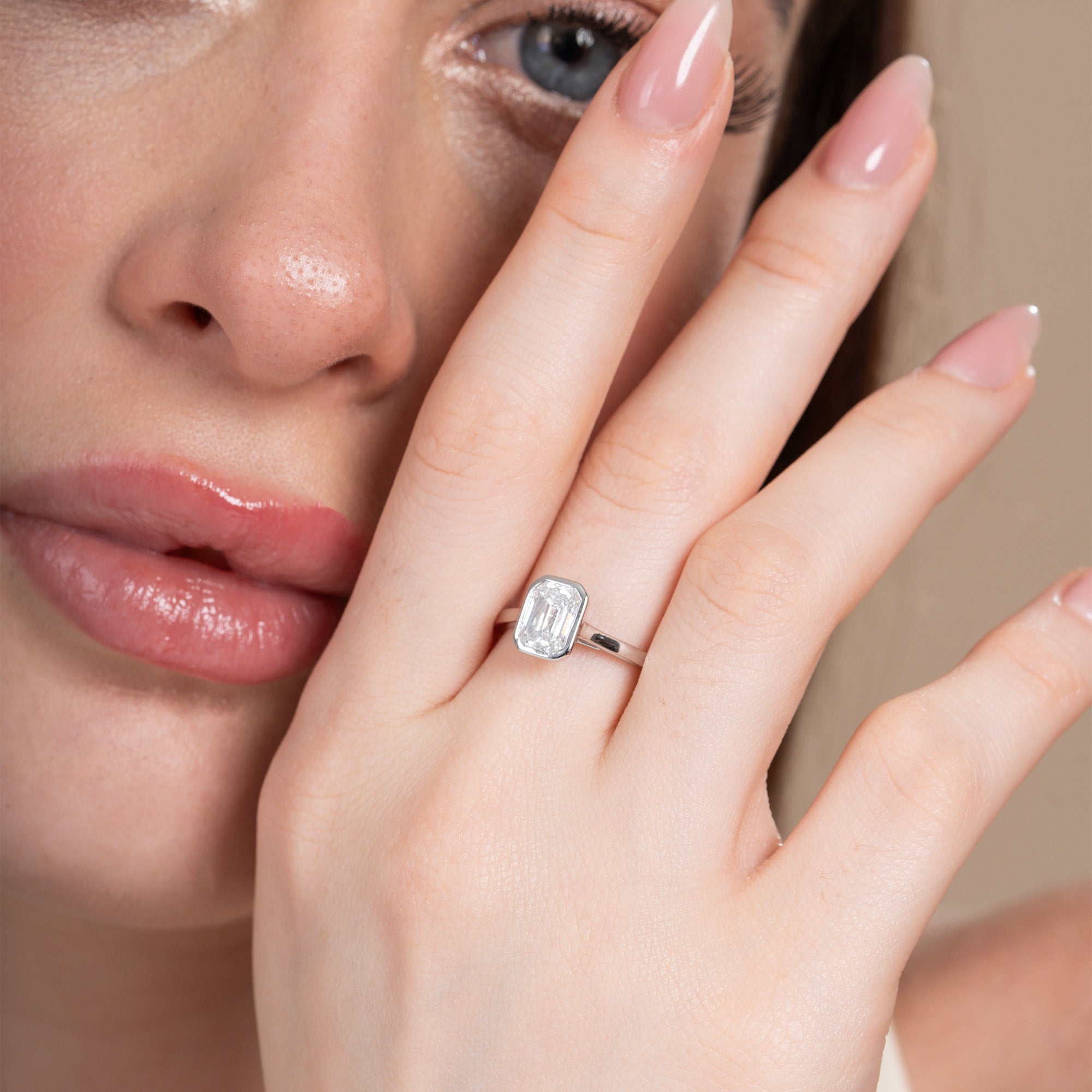 Bezel Setting Emerald Solitaire Ring