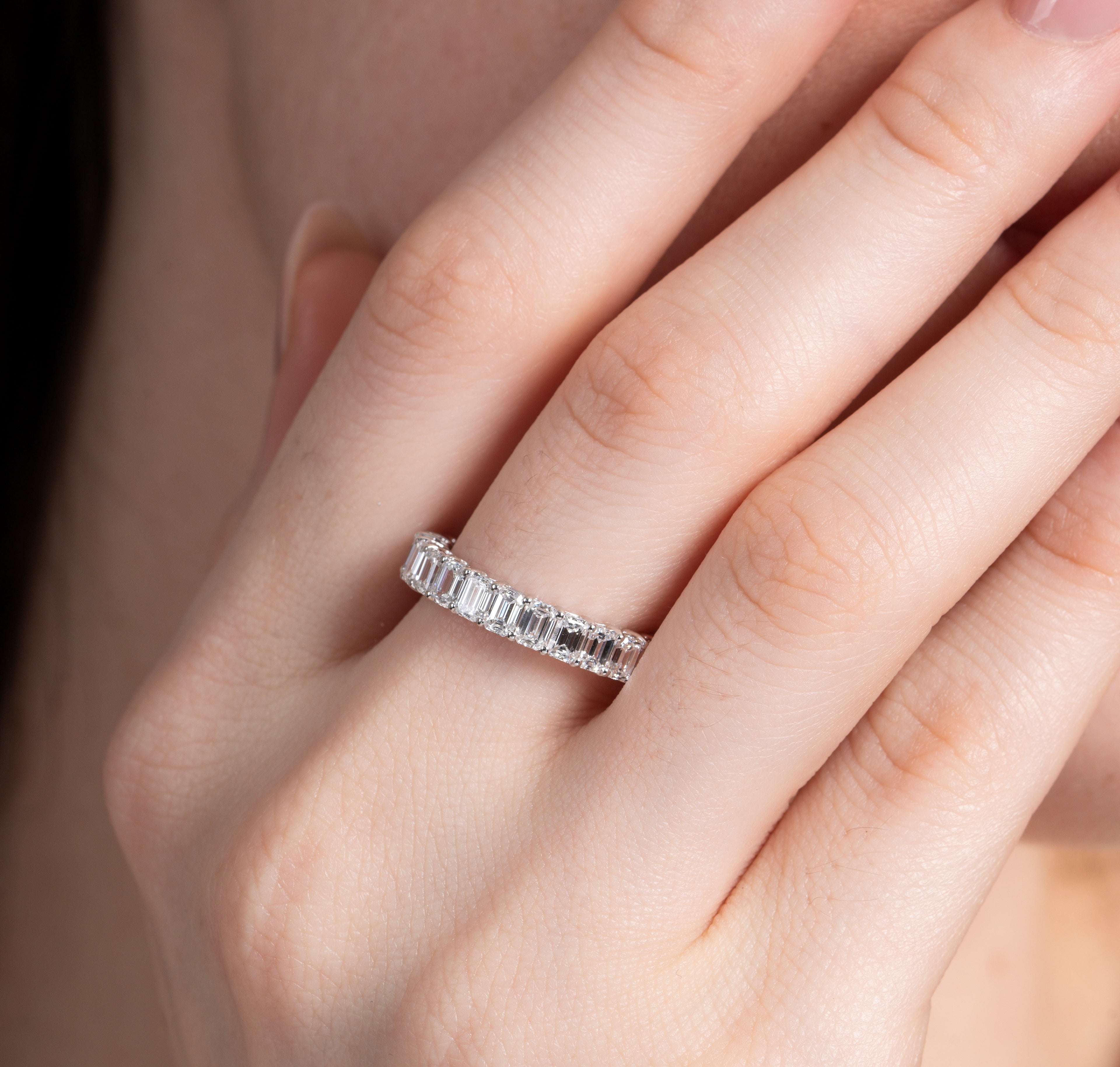 Classical 4CTW Emerald Eternity Band